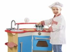 Melissa & Doug Cook’s Corner Wooden Kitchen Review