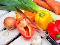 Kids and Kitchen Knife Skills