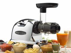 Omega J8006 Nutrition Center Juicer – Black and Chrome Review 2018