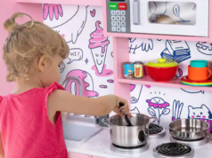 How long do children play with play kitchens? How long do children play with play kitchens?