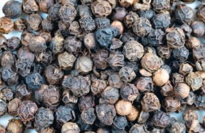Is a pepper mill worth it? Do chefs use salt grinders?