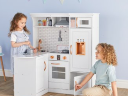 Is kitchen set good for toddlers?