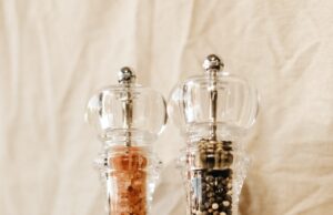 Why do chefs not use salt shaker? Why do chefs not use salt shaker?