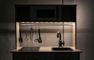 How do you organize a play kitchen? How do you organize a play kitchen?