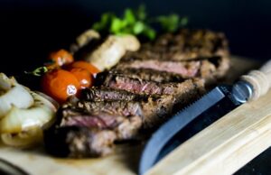 How to choose a steak knife? Professionals advise