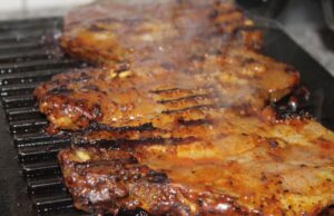 How to Cook Swiss Steak in Oven: The Ultimate Guide for Tender and Juicy Meat!🥩