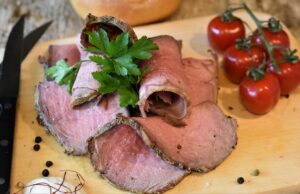 Revolutionize Your Dinner Routine: Delicious Cube Steak Made Easy in a Crock Pot🥩