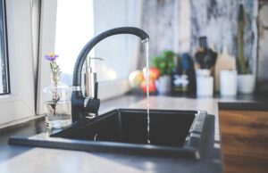Sink Swapping Made Easy: Discover the Experts Who Can Replace Your Kitchen Sink✔️