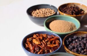 The Benefits of Using Lemon and Black Pepper Seasoning in Your Cooking