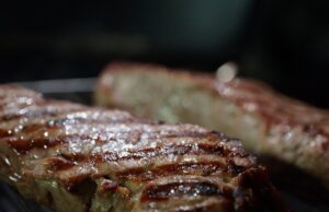 Grilling Season for Vegans: Watermelon Steaks Take Center Stage🥩