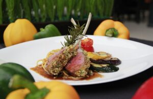 Savor the Juicy Deliciousness of Medium Rare Steak: A Perfectly Grilled Delight!🥩