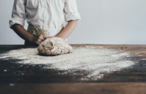 Can you substitute almond flour for regular flour in baking?✔️ flour