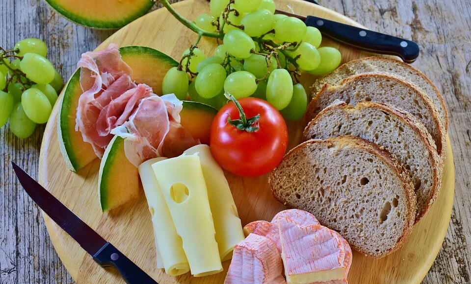bread-3571266_960_720.jpg cheese