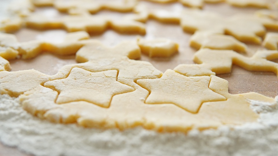 christmas-stars-6881348_960_720.jpg flour