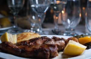 What Makes Delmonico Steak So Special? A Guide to Its Cut and Preparation🥩