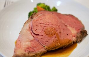 Secrets to a Mouthwatering Steak: Seasoning, Cooking, and Serving Tips🥩