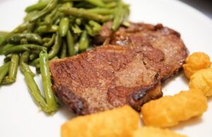 The Ultimate Holiday Dish: Mouthwatering Ribeye Roast Recipe🥩