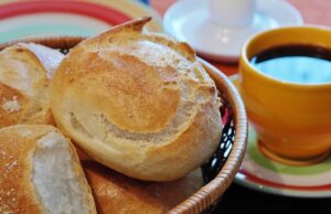 Whole Grain Flour: a look at the nutritional benefits and unique characteristics of whole grain flours- including whole wheat- spelt- and rye flours flour