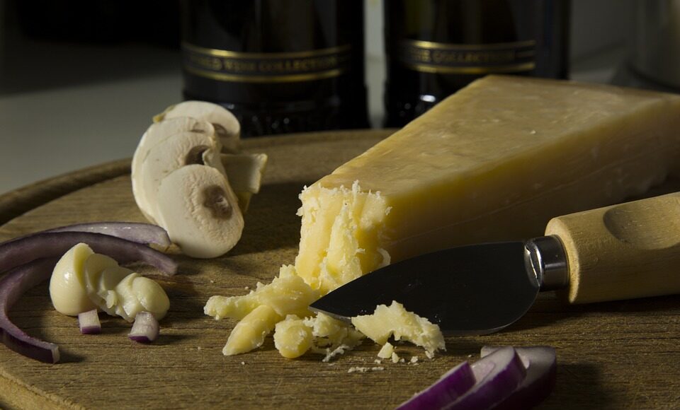 cheese-board-1101437_960_720.jpg cheese