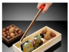 Nutcracker vs. Hand Method – Which is More Effective for Hazelnuts?