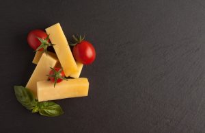 Cheddar vs. Gouda: Understanding the Varieties of Cheese✔️ difference between cheddar and gouda cheese
