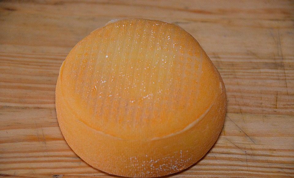 The-Aging-Process-How-Time-Temperature-and-Humidity-Impact-Cheese.jpg the science behind cheese aging and flavors